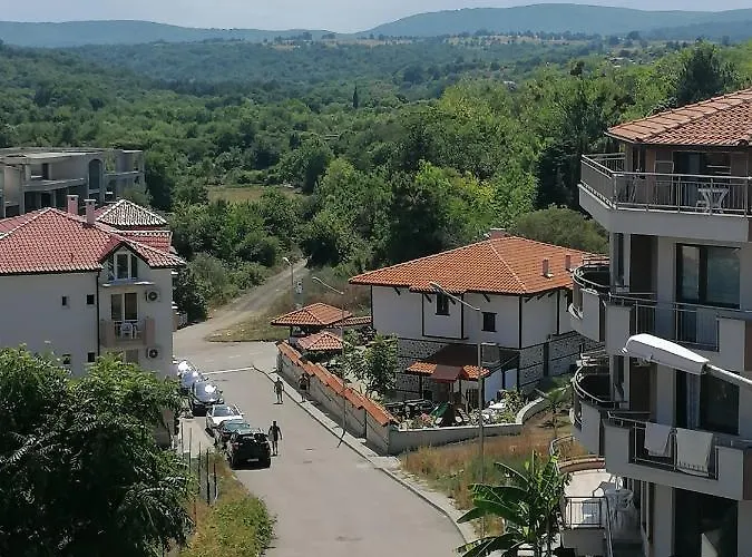 кимако 2, 100м2 на цена за хотелска за двама Царево